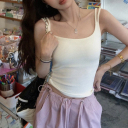 奶白色