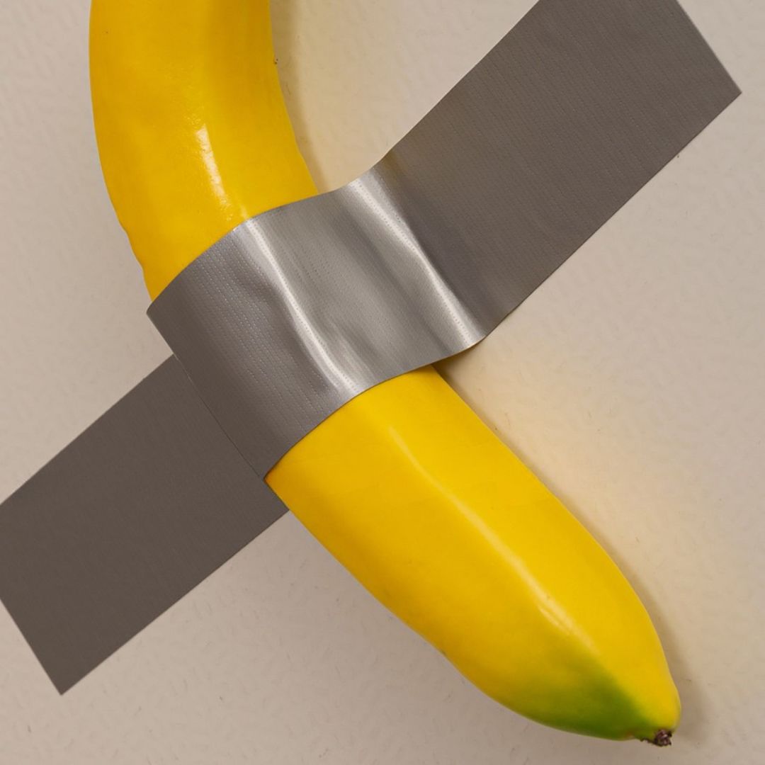 Tape-On 3D Banana Decor