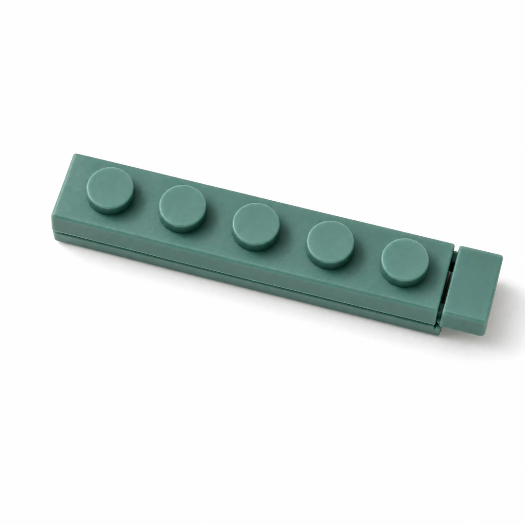 Morandi sealing clip green close-up detail