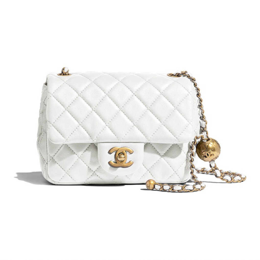 CHANEL★(大人気で即完売)小さい金のボール、定番の菱形金ボタンチェーンストラップ調節可能、羊革、斜め掛けショルダーバッグ、ミニ、レディース、ブラック、ホワイト
