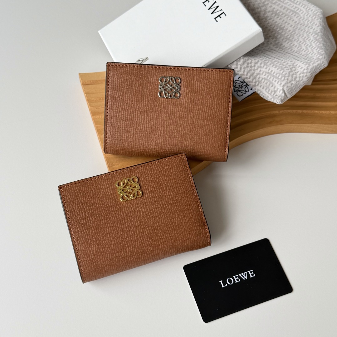 LOEWE アナグラム コンパクトウォレット 二つ折り財布 ブラウン 金具バリエーション