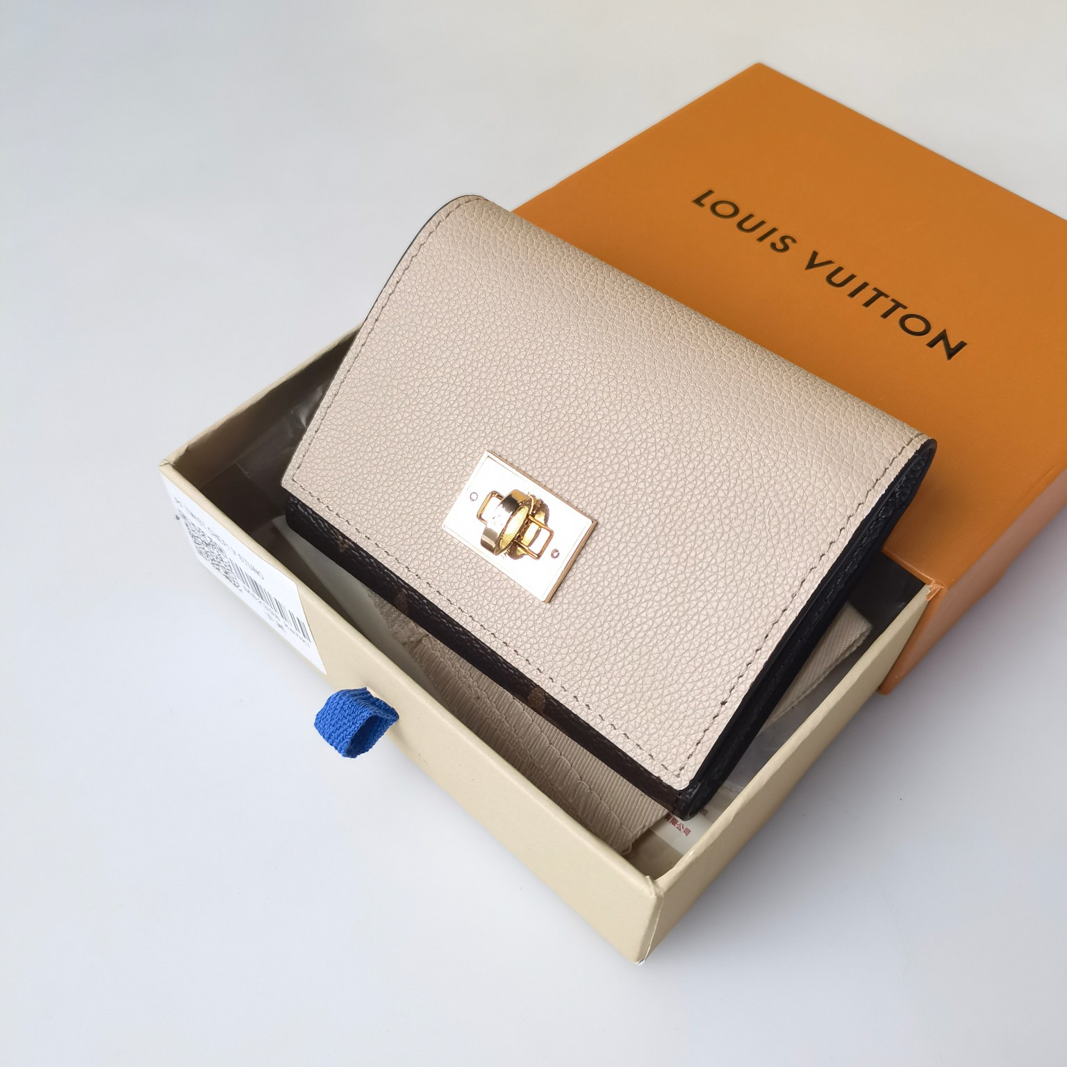 日本先行品 すぐ届 LouisVuitton ポルトフォイユ ヴィクトリーヌ