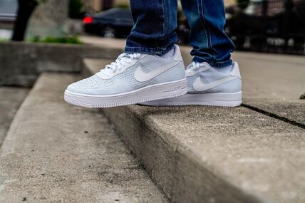 NIKE エア フォース 1 フライニット 2.0｜AV3042-100 商品画像 5