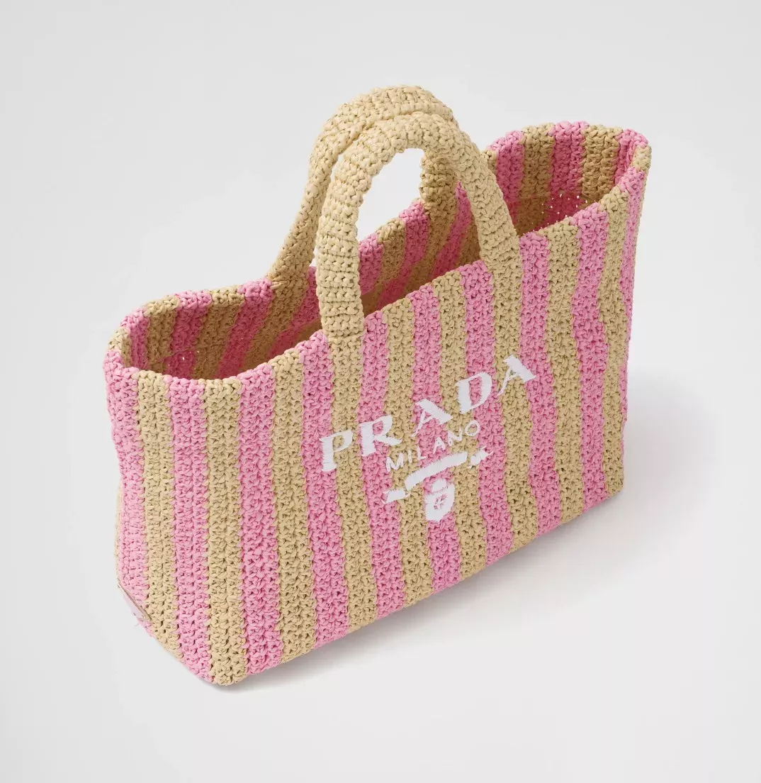 【PRADA】パリ限定！日本未入荷！夏らしいムードの大人気のラフィアトートバッグ