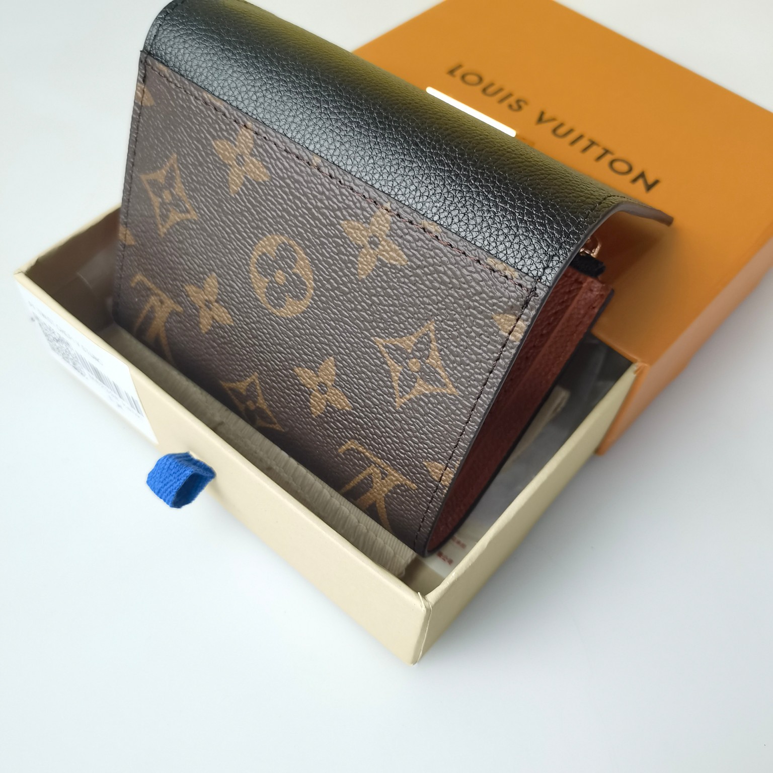 日本先行品 すぐ届 LouisVuitton ポルトフォイユ ヴィクトリーヌ