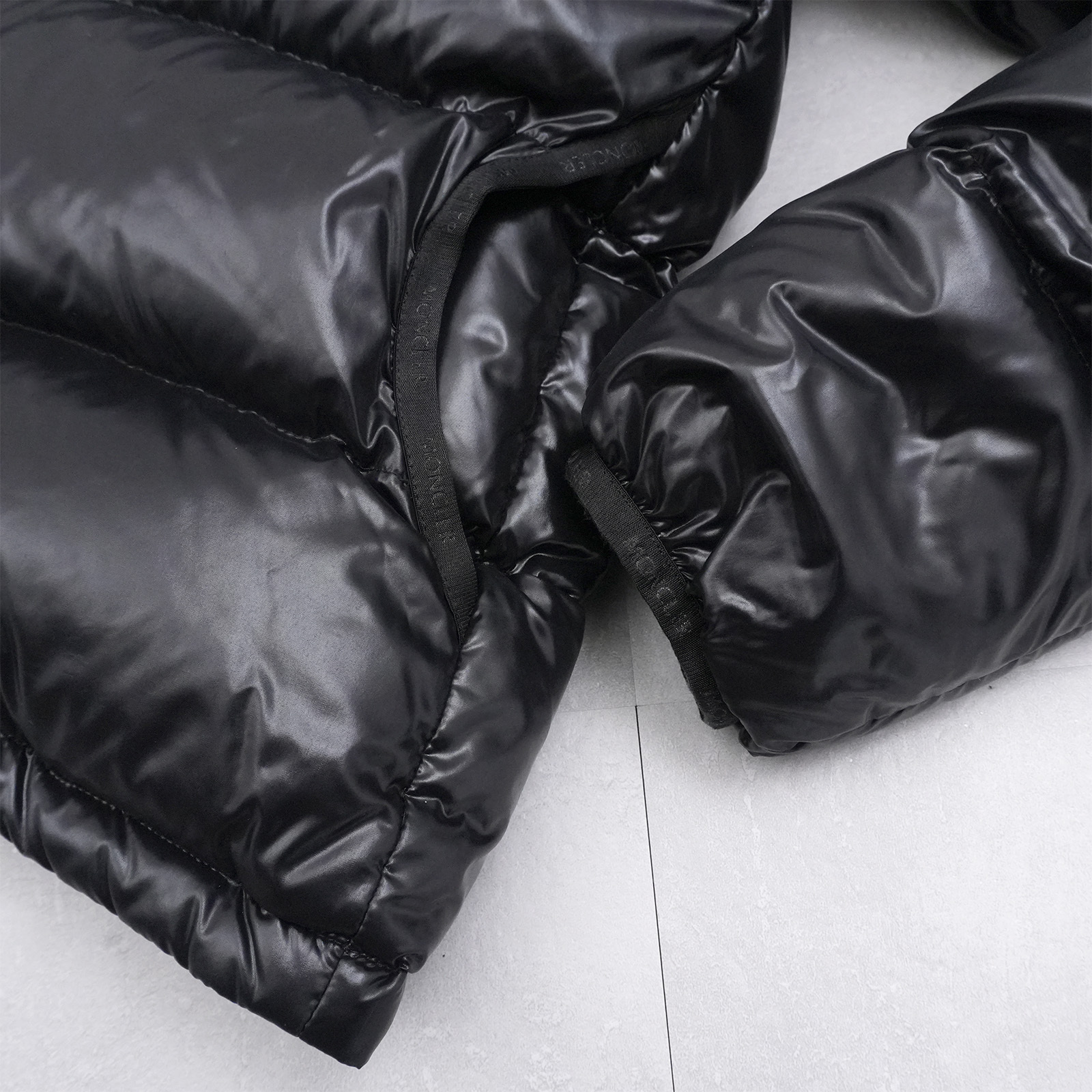 MONCLER モンクレール NEUVIC ダウンジャケット BLACK