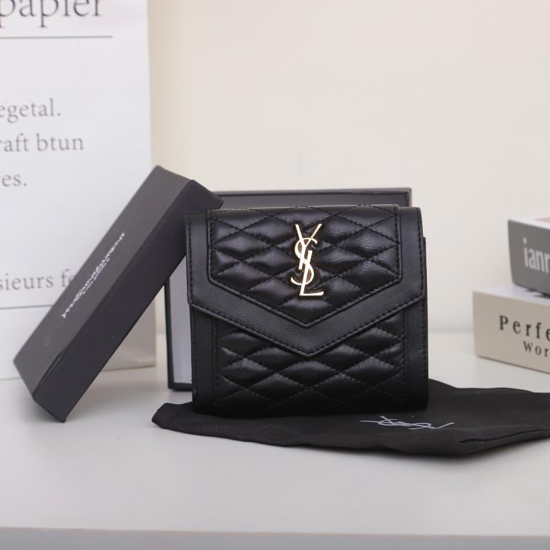 Saint Laurent GABYキルティング羊革ショート三つ折り財布