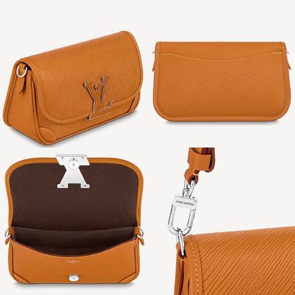 LOUIS VUITTON エピ・レザー ビュシ NM ショルダーバッグ