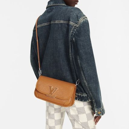 LOUIS VUITTON エピ・レザー ビュシ NM ショルダーバッグ