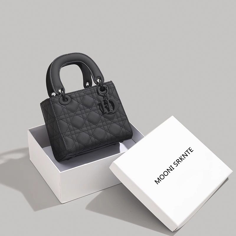大人気カラー♡【DIOR】LADY DIOR ミニバッグ カナージュ