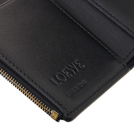 LOEWE パファー アナグラム スモール バーティカル ウォレット 内側ロゴ