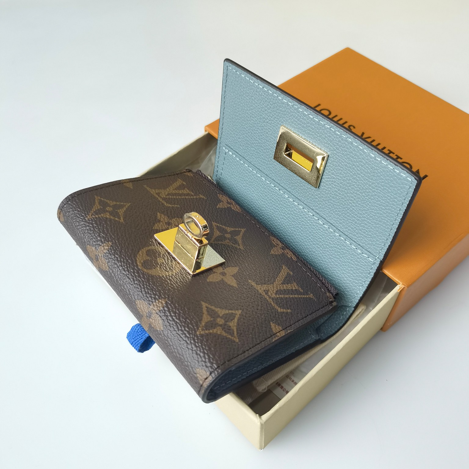 日本先行品 すぐ届 LouisVuitton ポルトフォイユ ヴィクトリーヌ