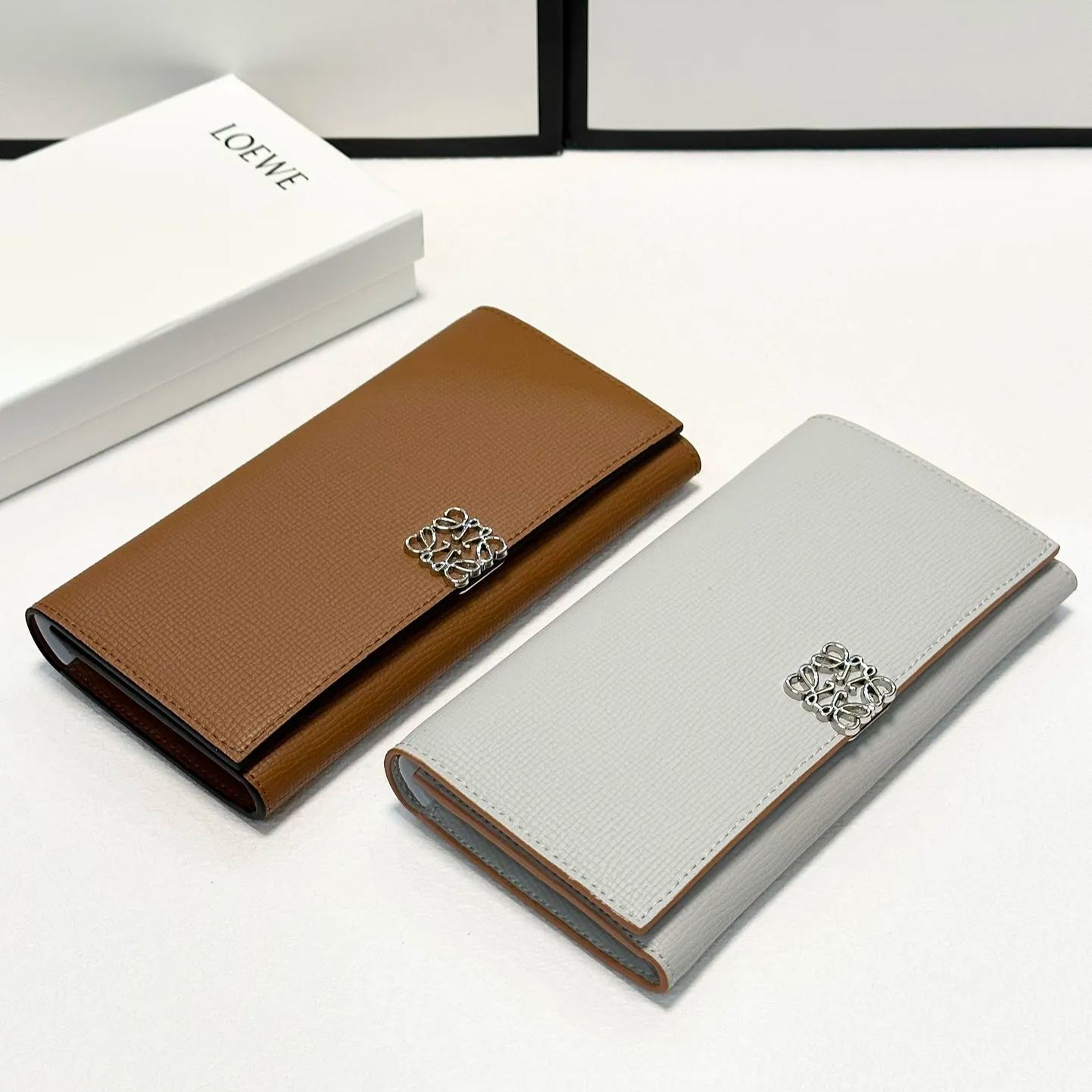 LOEWE アナグラム コンチネンタルウォレット