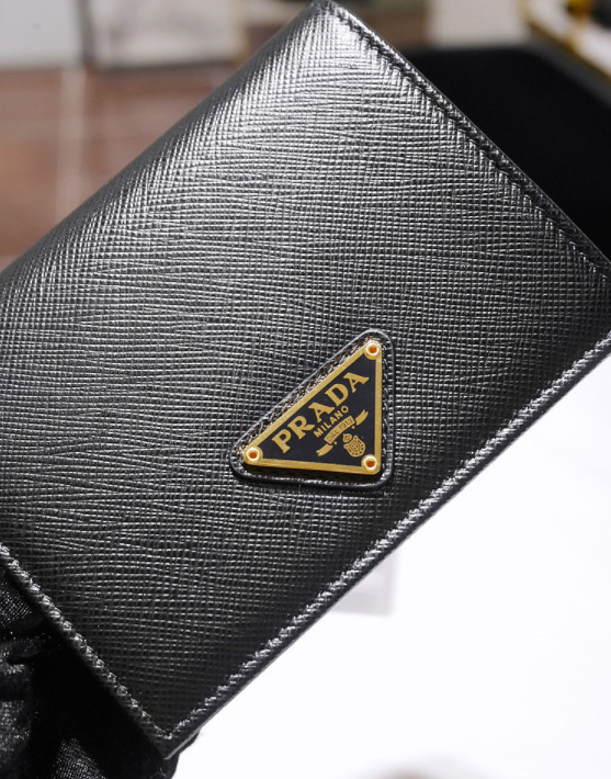 ♦PRADA♦折りたたみ財布☆正規品・関税込☆