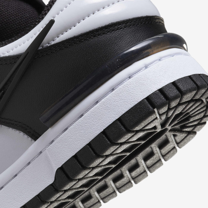 NIKE Dunk Low Twist Panda DZ2794-001 ヒールガードディテール