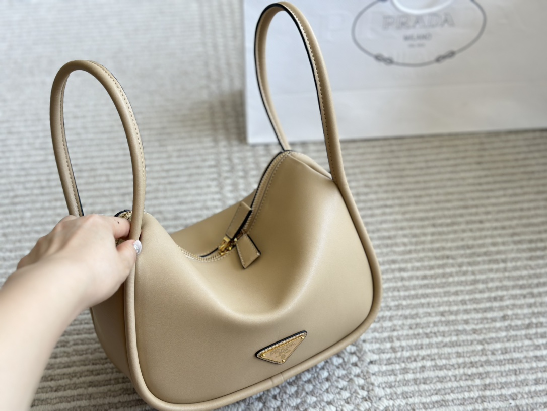 PRADA★ソフトグレインレザー ハンドバッグ