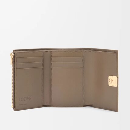 LOEWE アナグラム スモール バーティカル ウォレット トープ 内側