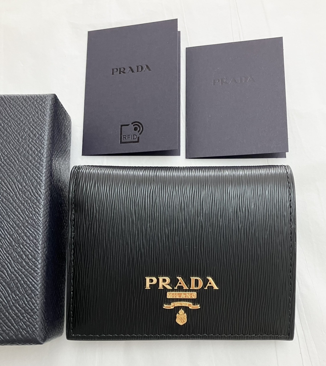 【PRADA】VIPセール ♪ Bifold Wallet 二つ折り財布 ♪