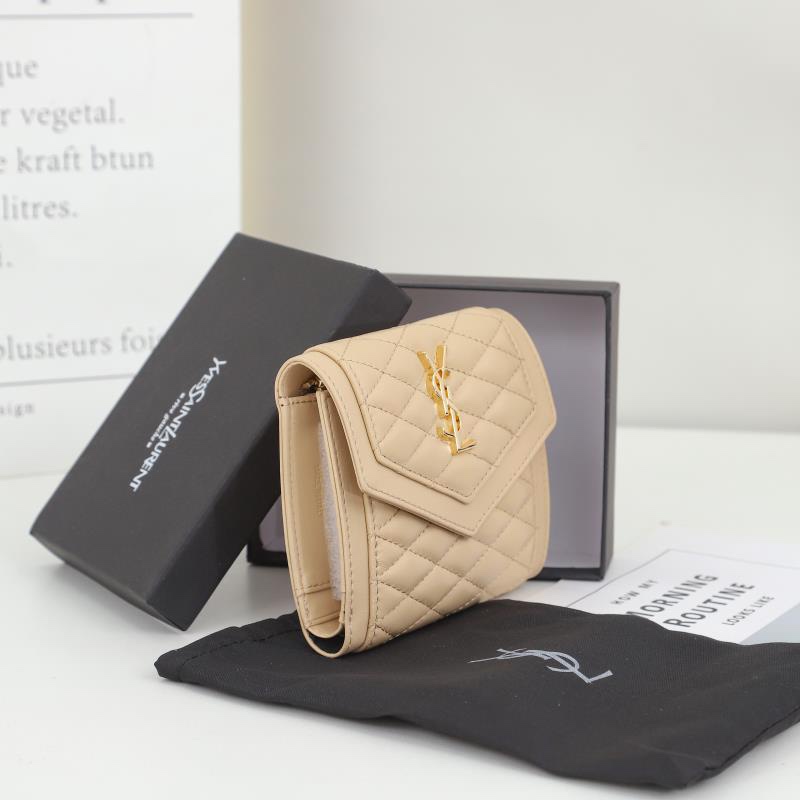 Saint Laurent GABYキルティング羊革ショート三つ折り財布