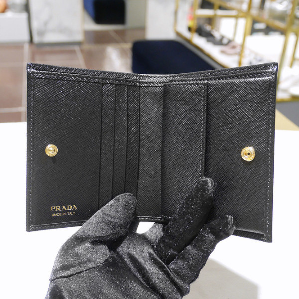 ♦PRADA♦折りたたみ財布☆正規品・関税込☆