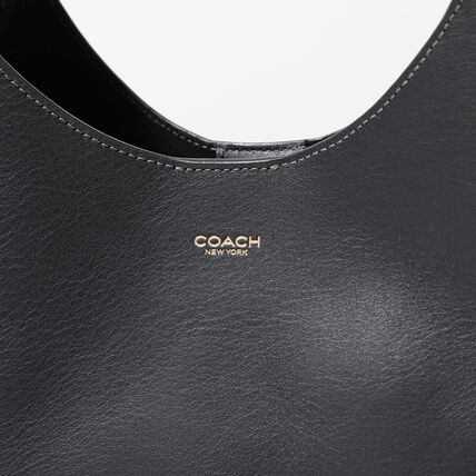 COACH ブルックリン ショルダー バッグ 28 CU068 ロゴ ディテール