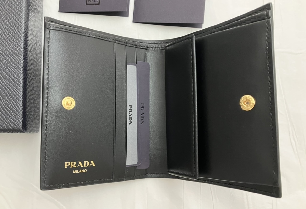 【PRADA】VIPセール ♪ Bifold Wallet 二つ折り財布 ♪