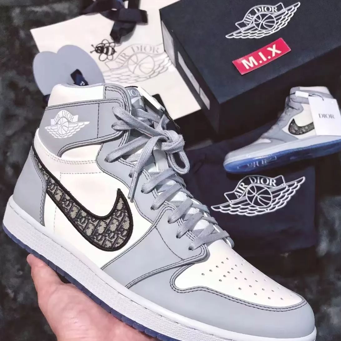 FINE 雑誌掲載 DIOR × NIKE AIR JORDAN 1 HIGH OG ディオール エア ジョーダン