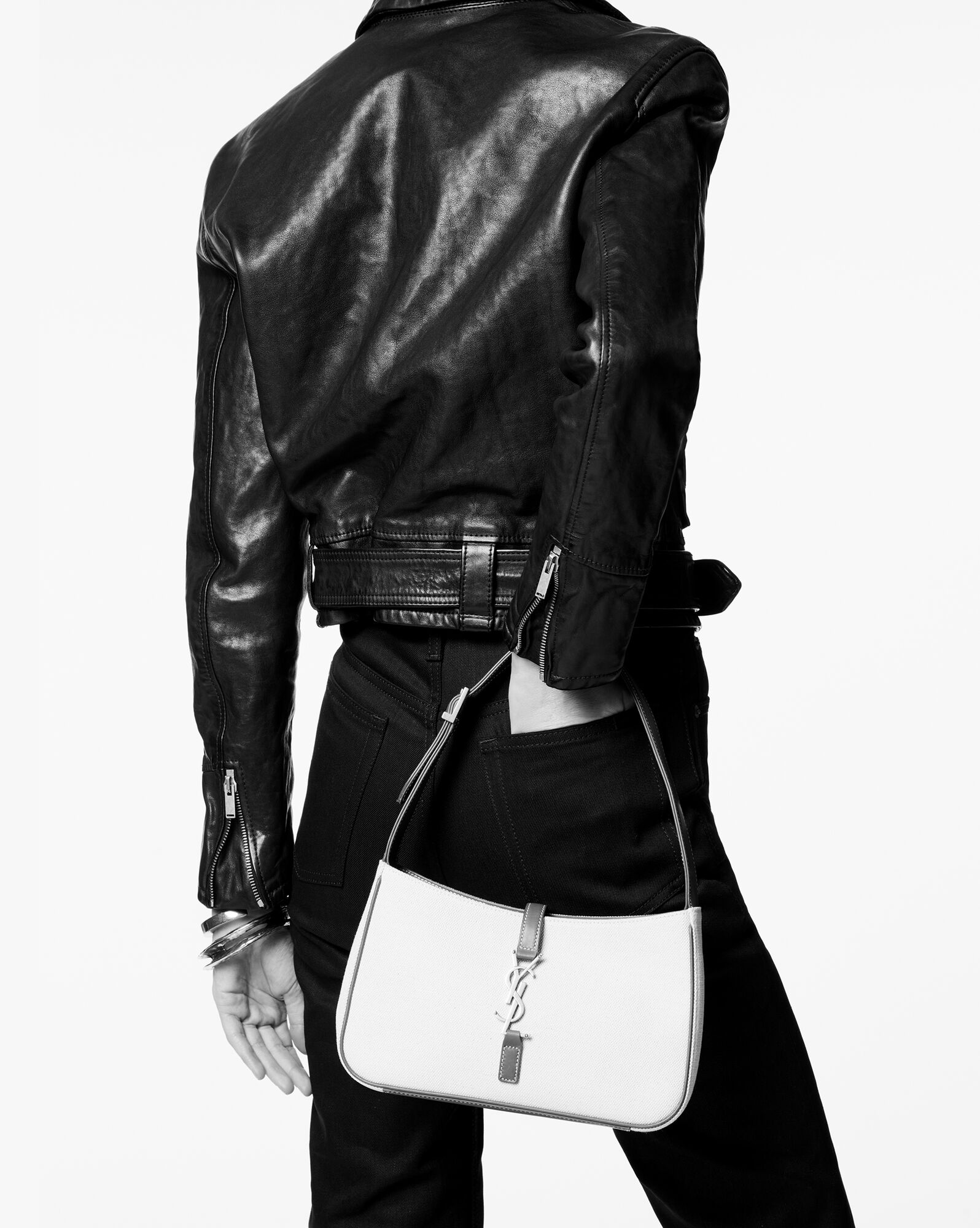 SAINT LAURENT LE 5 À 7 キャンバスとレザーのハンドバッグ