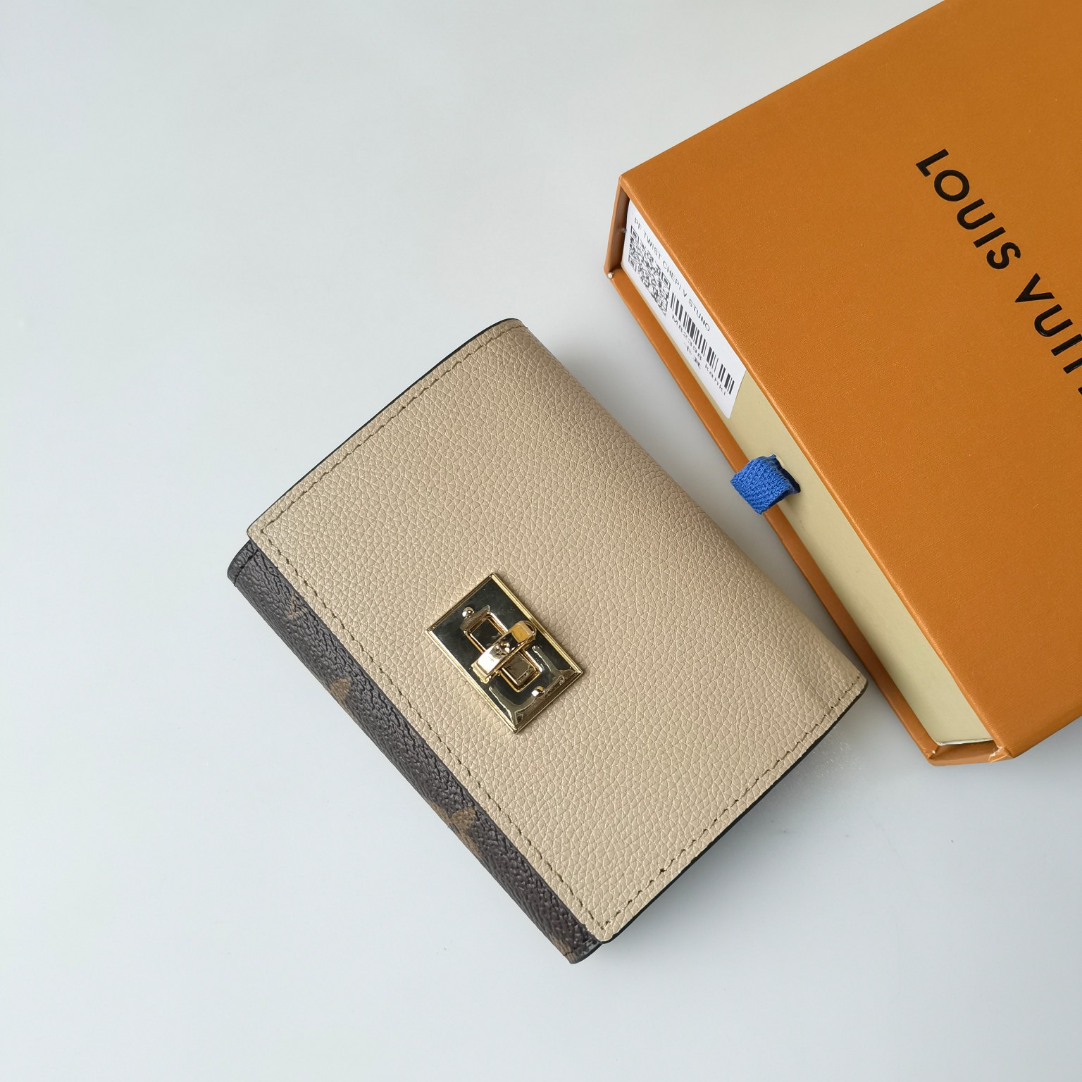 日本先行品 すぐ届 LouisVuitton ポルトフォイユ ヴィクトリーヌ