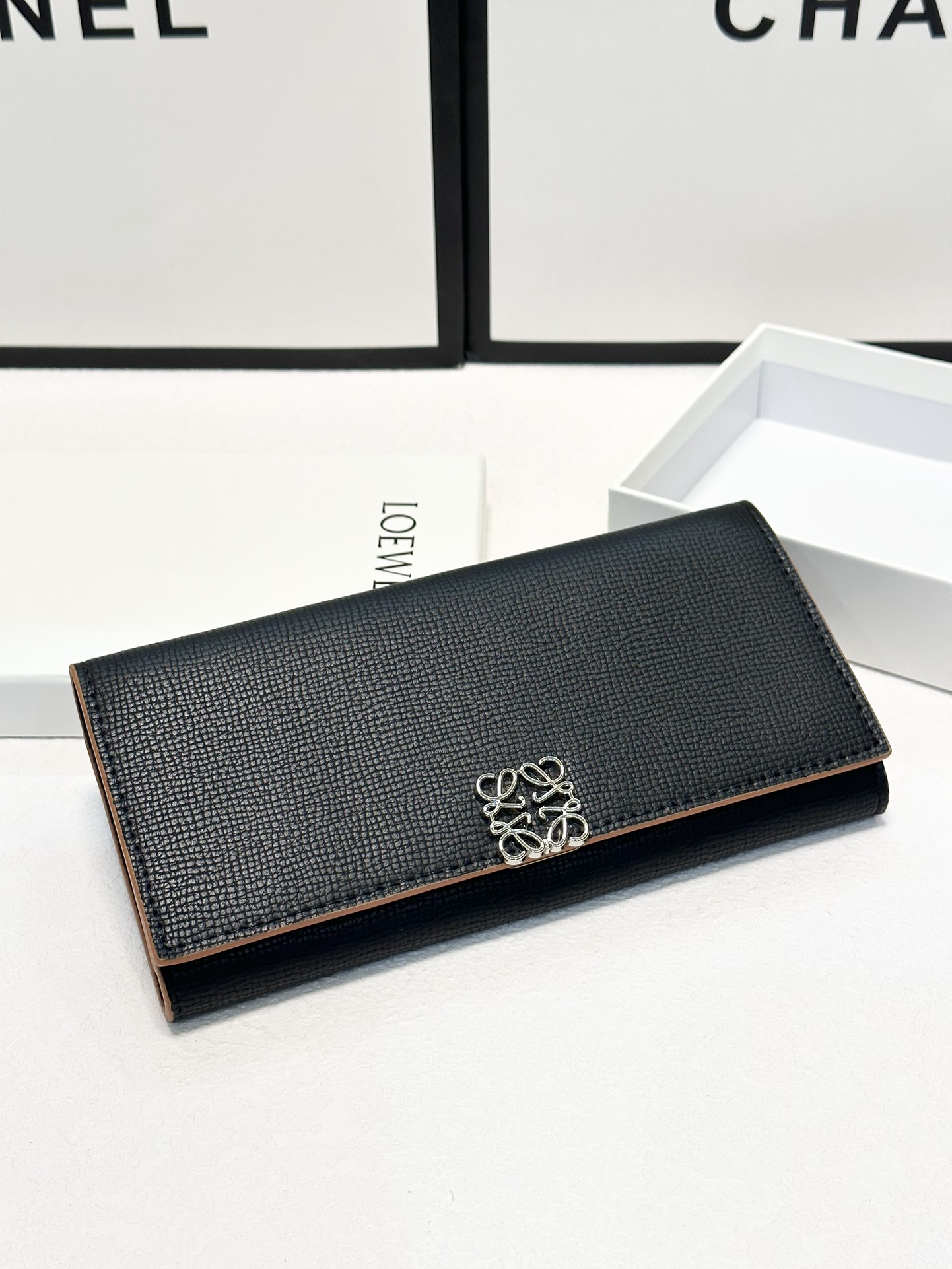 LOEWE アナグラム コンチネンタルウォレット