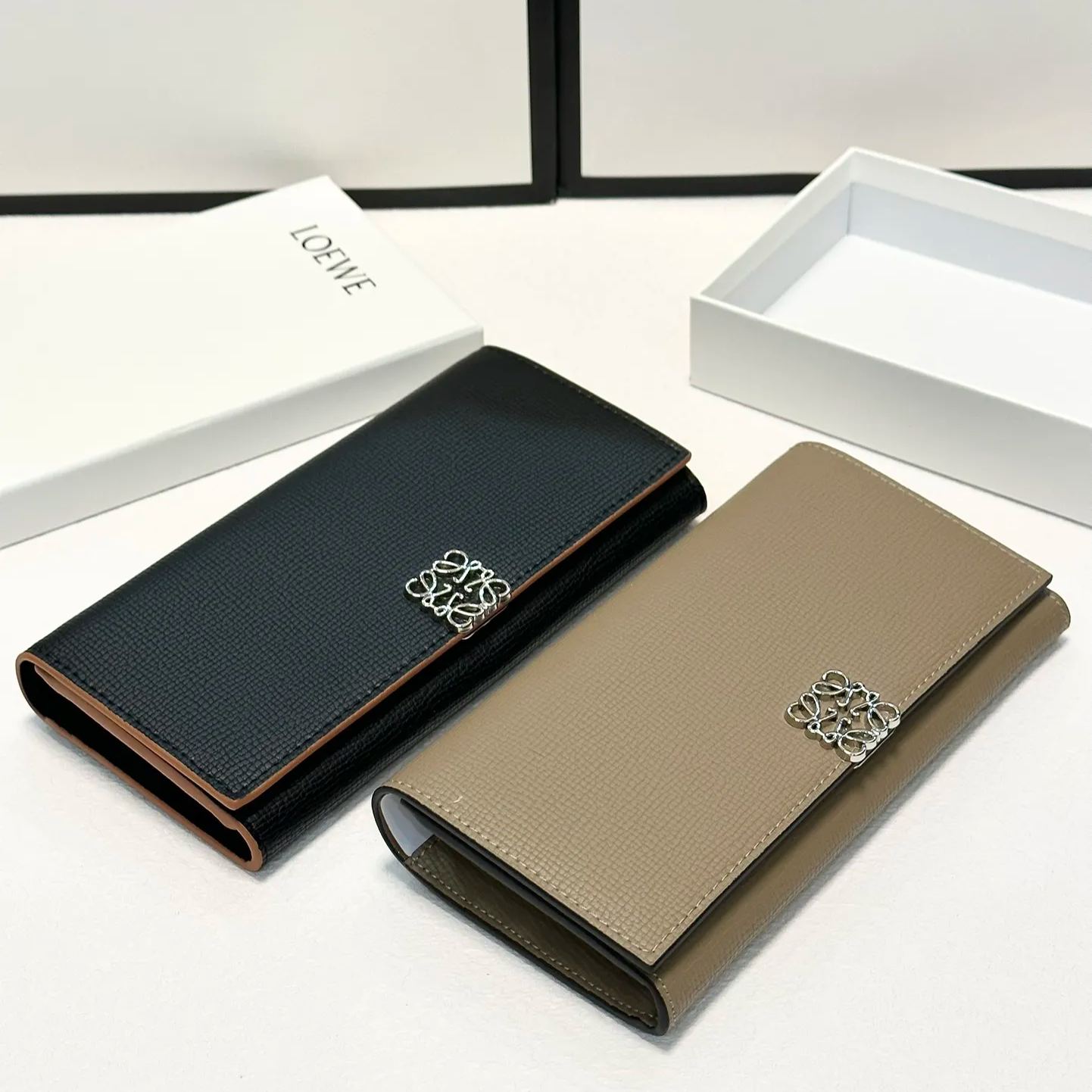LOEWE アナグラム コンチネンタルウォレット