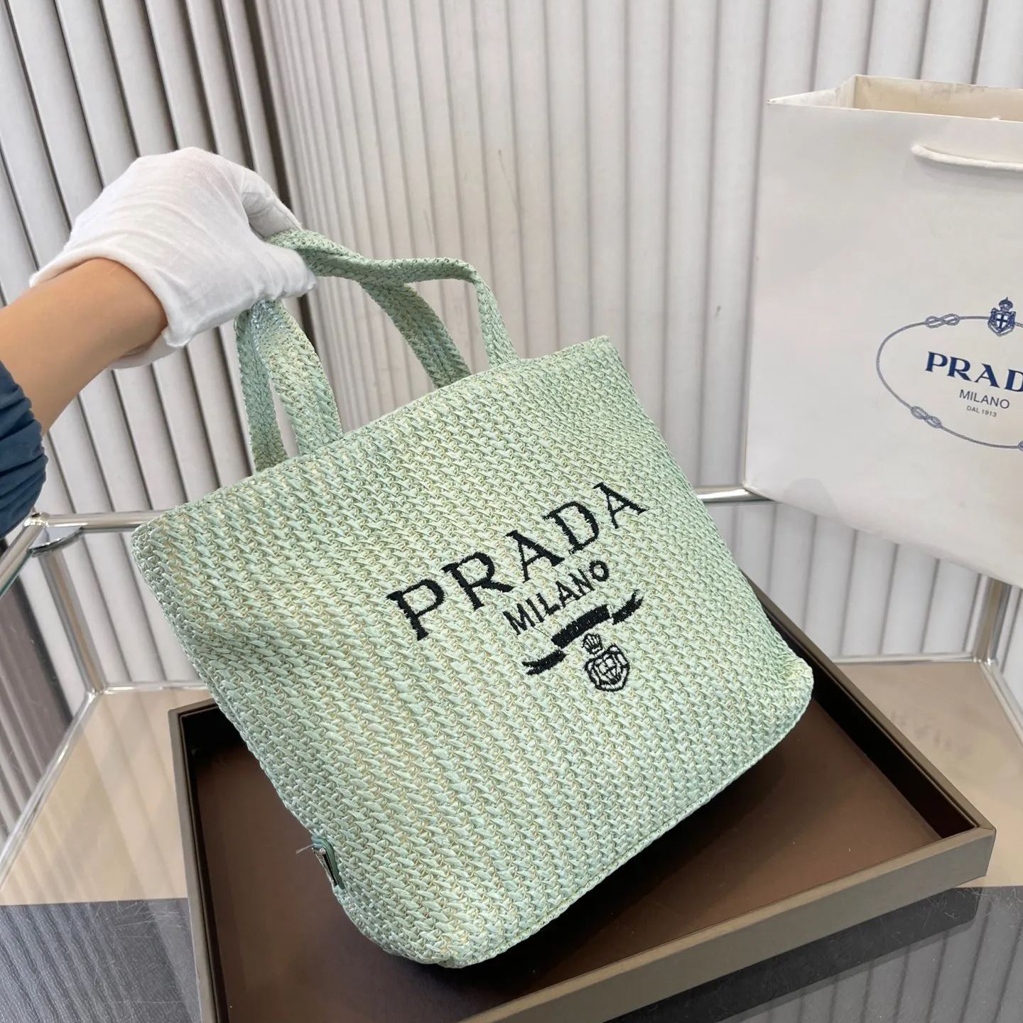 PRADA☆送料込み☆23年新作編みバッグ☆大人気
