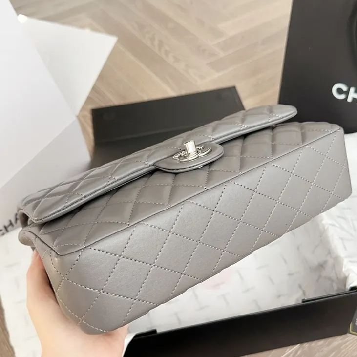 Chanel 【新作もセール価格！】チェーンバッグ【本物保証】