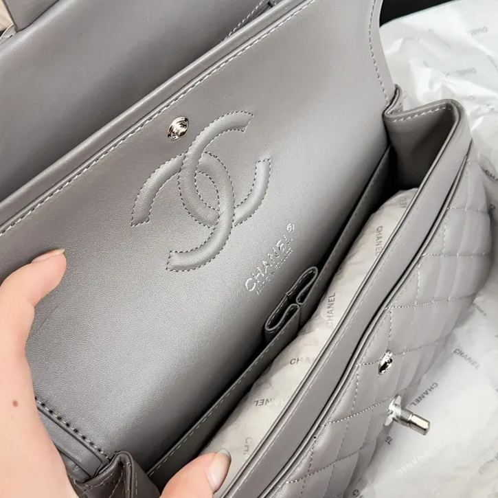 Chanel 【新作もセール価格！】チェーンバッグ【本物保証】