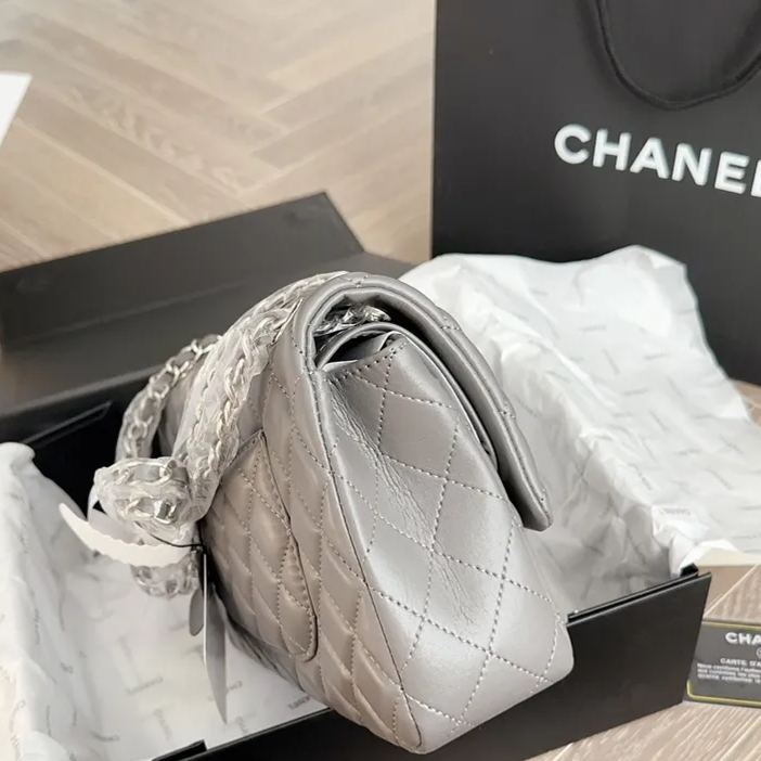 Chanel 【新作もセール価格！】チェーンバッグ【本物保証】