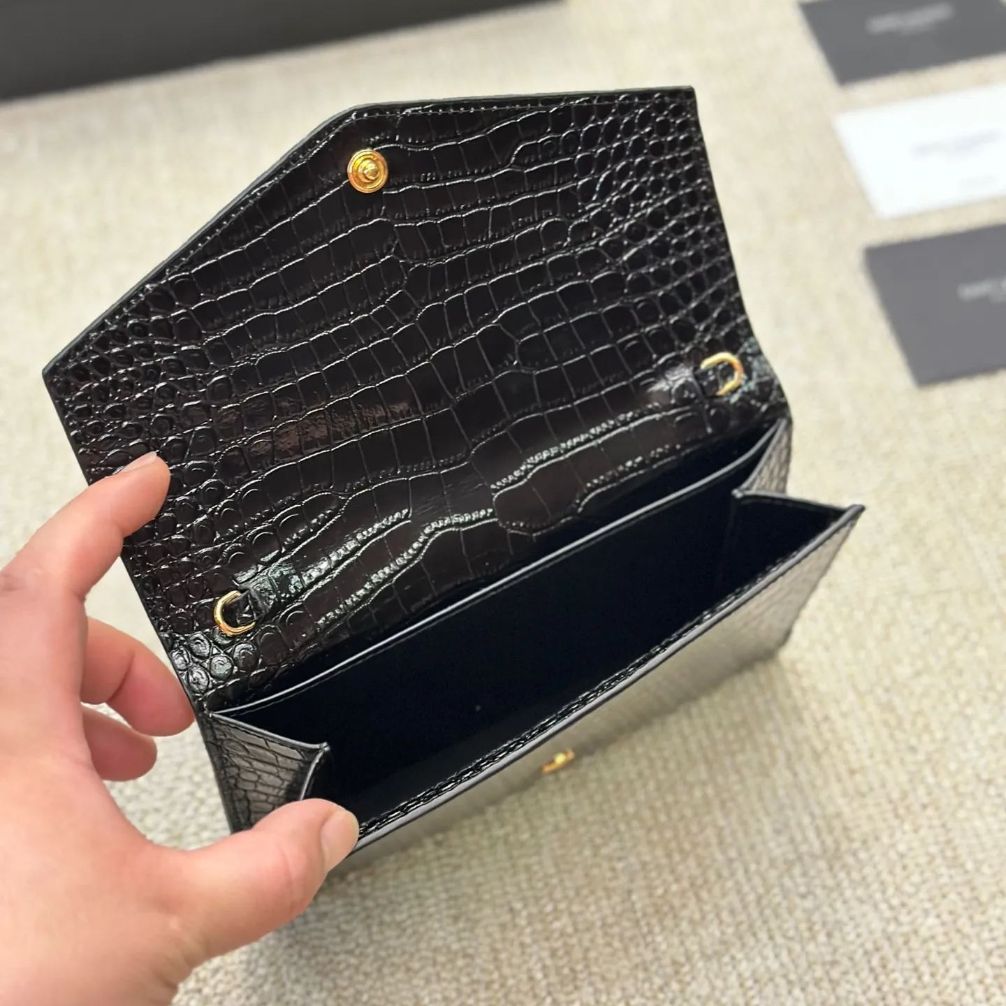 大人気!!Saint Laurent【本物保証】UPTOWN チェーンバッグ