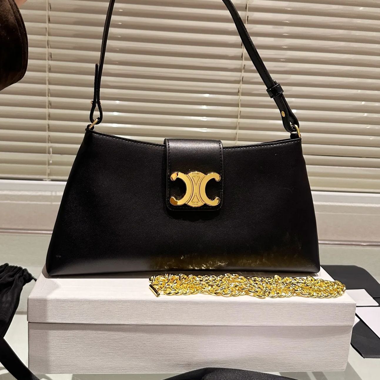 CELINE セリーヌ ミディアム アポリーヌ バッグ タン ブラック