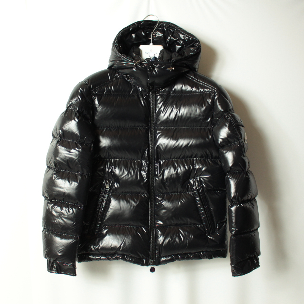 Moncler【衝撃の破格値!】モンクレール ダウンジャケットラッカーナイロン フード