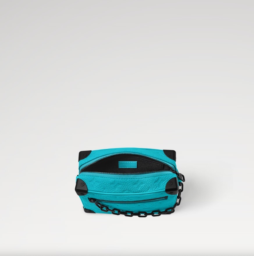 目を惹く綺麗なブルー♪【Louis Vuitton】ミニ・ソフトトランク