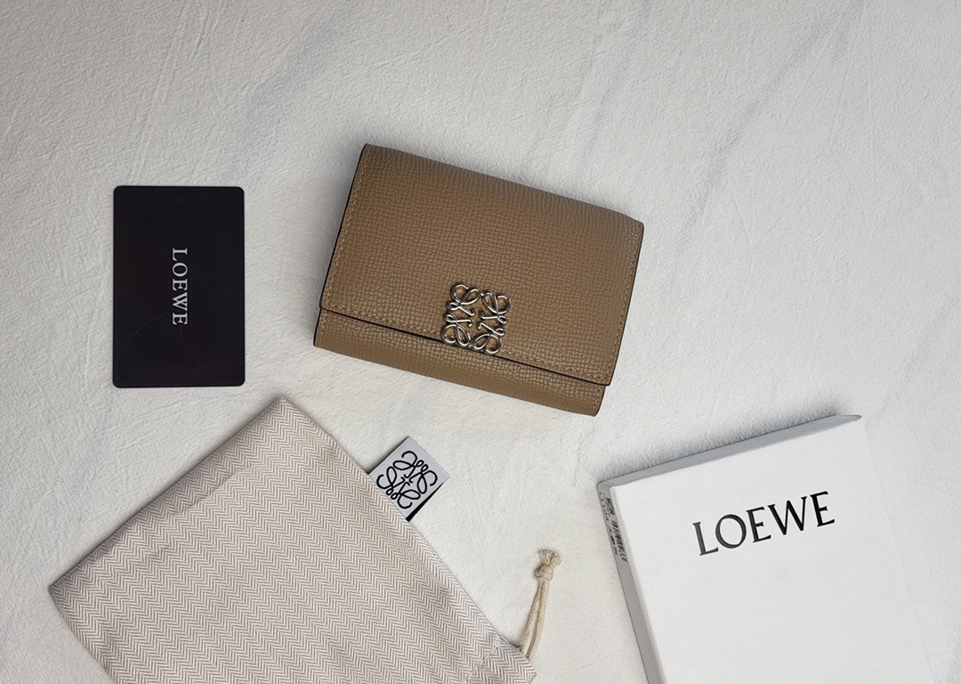 即納！ LOEWE アナグラム バーティカル ウォレット