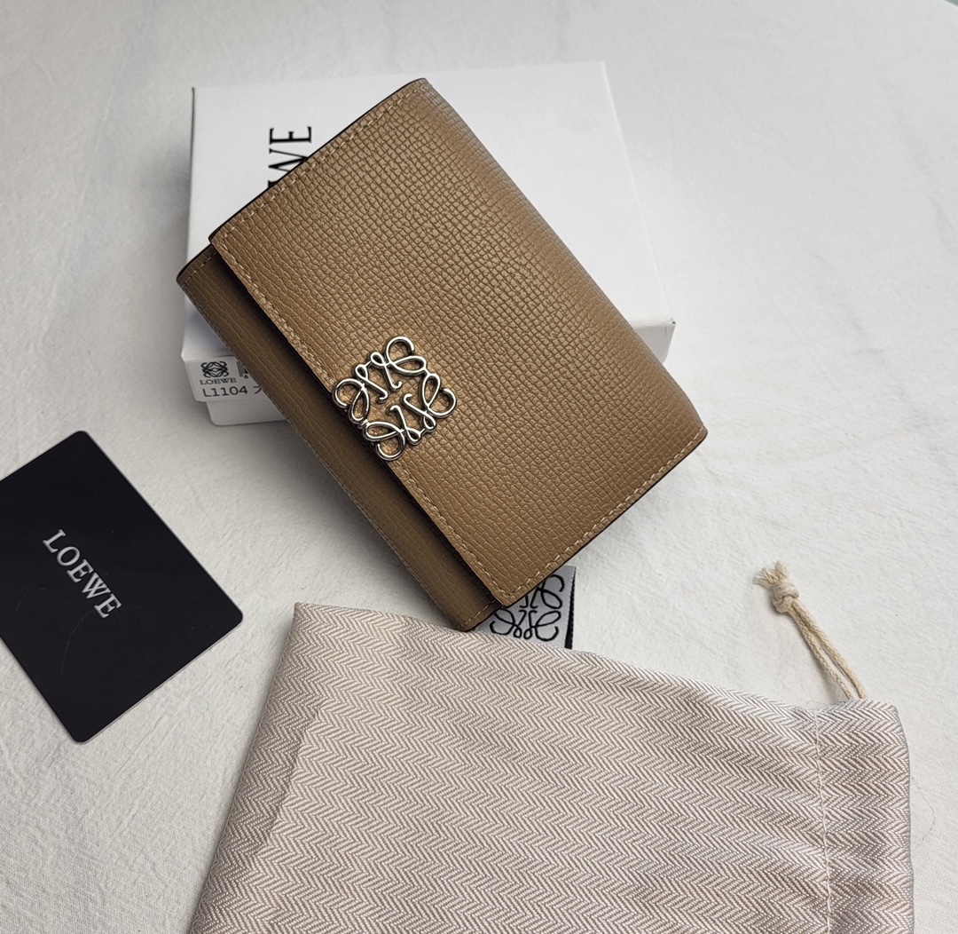 即納！ LOEWE アナグラム バーティカル ウォレット
