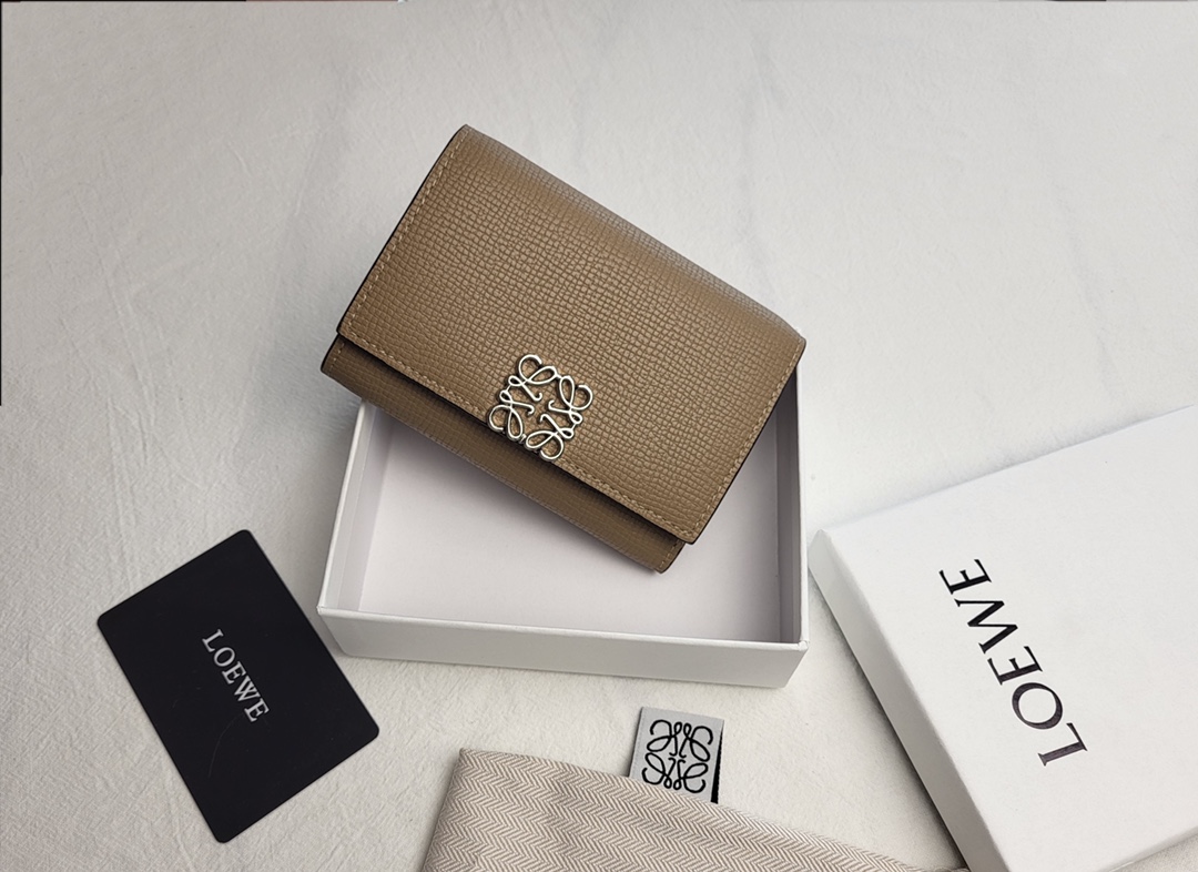 即納！ LOEWE アナグラム バーティカル ウォレット