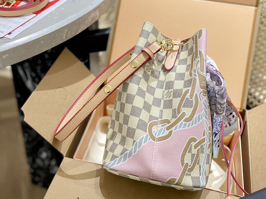 LOUIS VUITTON 限定ホワイトチェッカー盤格NEONOE シャンパン桶折畳みギフトボックススカーフをプレゼントします