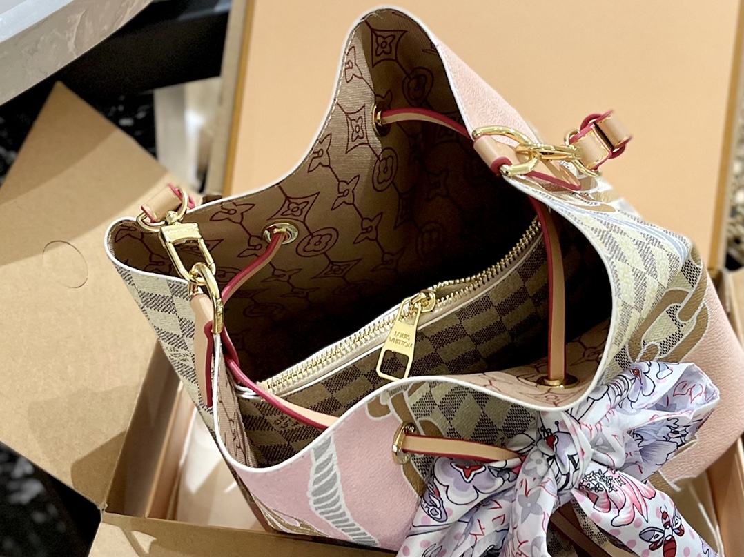 LOUIS VUITTON 限定ホワイトチェッカー盤格NEONOE シャンパン桶折畳みギフトボックススカーフをプレゼントします