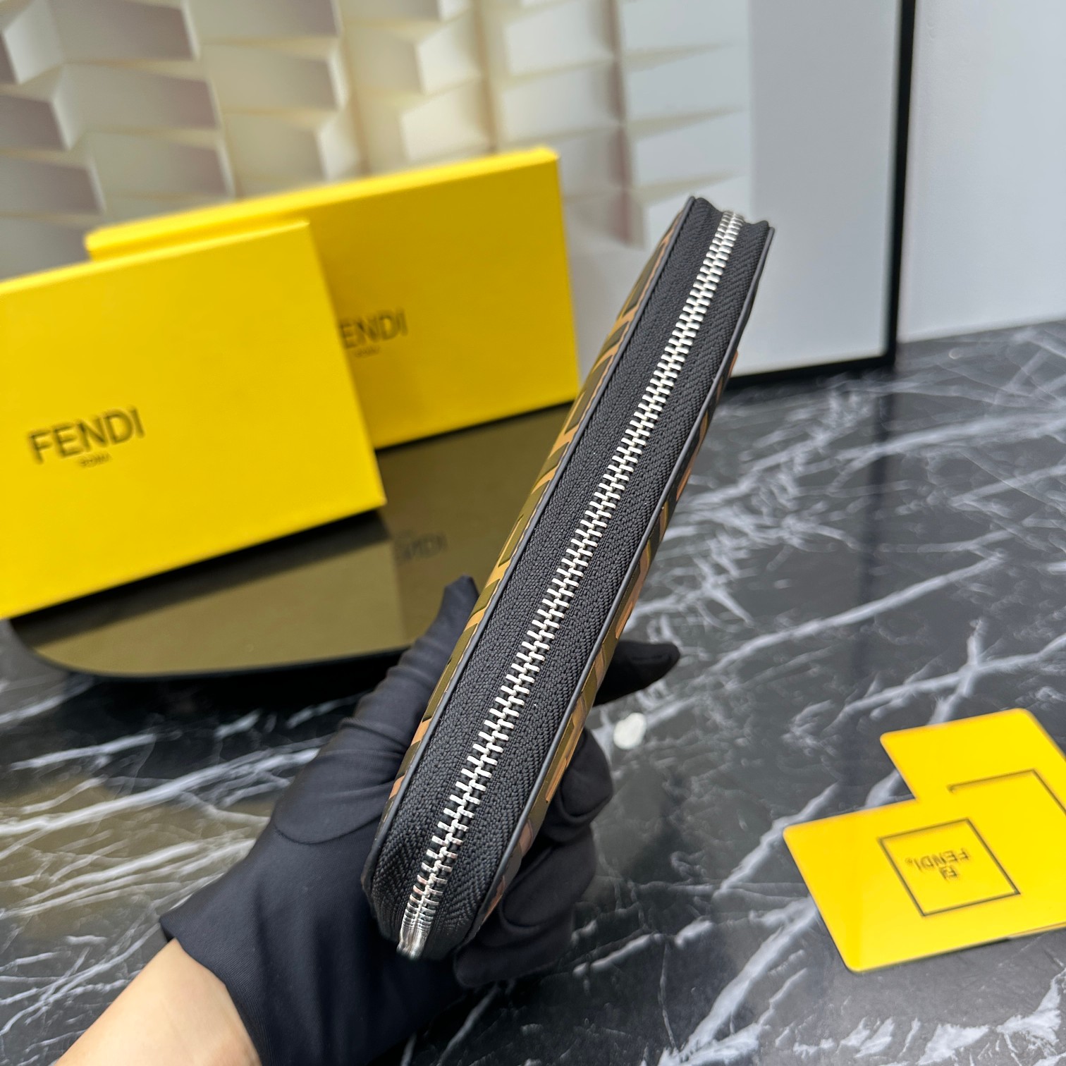 FENDI☆大人気！限定！長財布