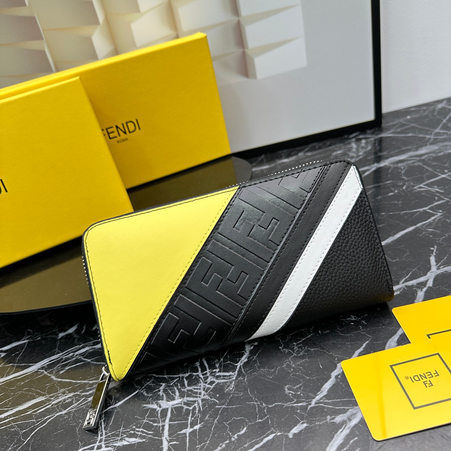 FENDI☆大人気！限定！長財布
