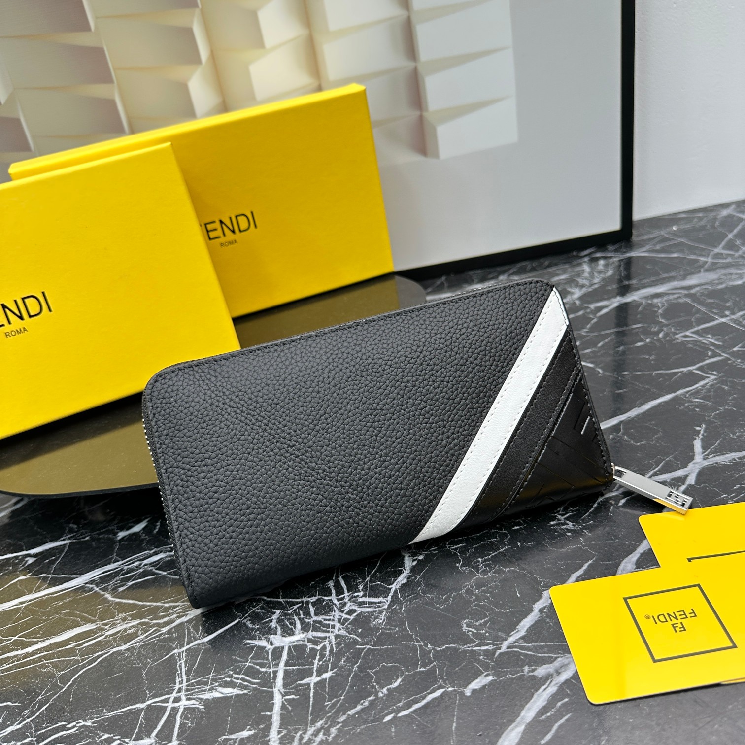 FENDI☆大人気！限定！長財布