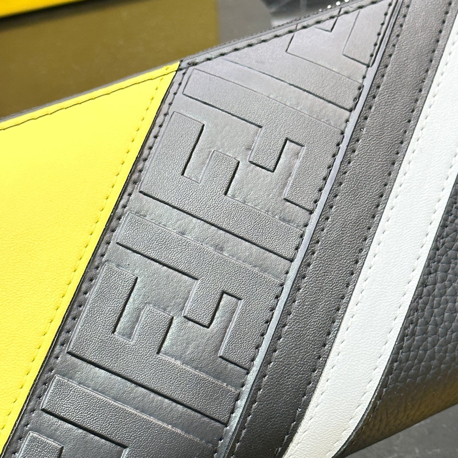 FENDI☆大人気！限定！長財布