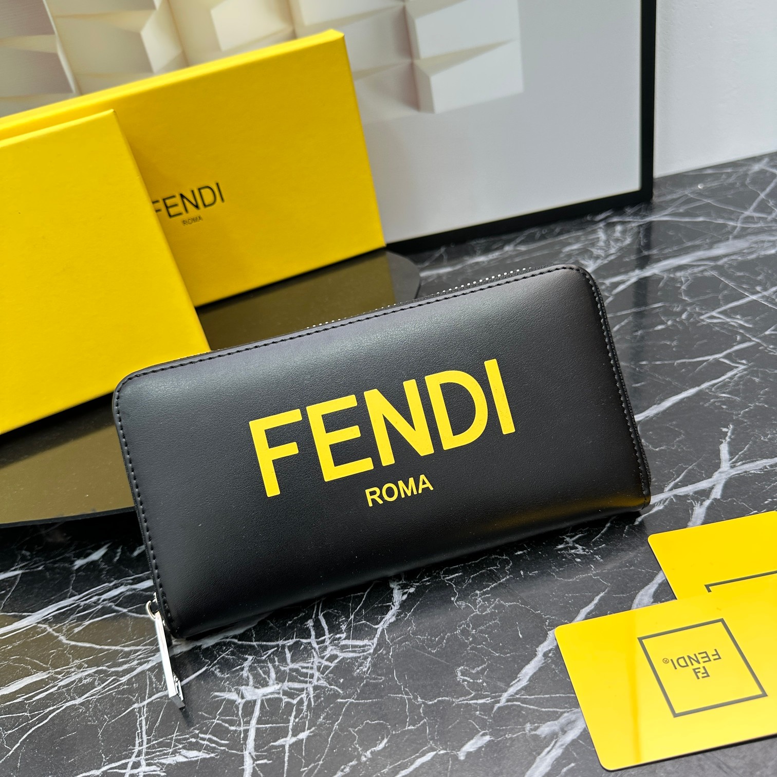 FENDI☆大人気！限定！長財布