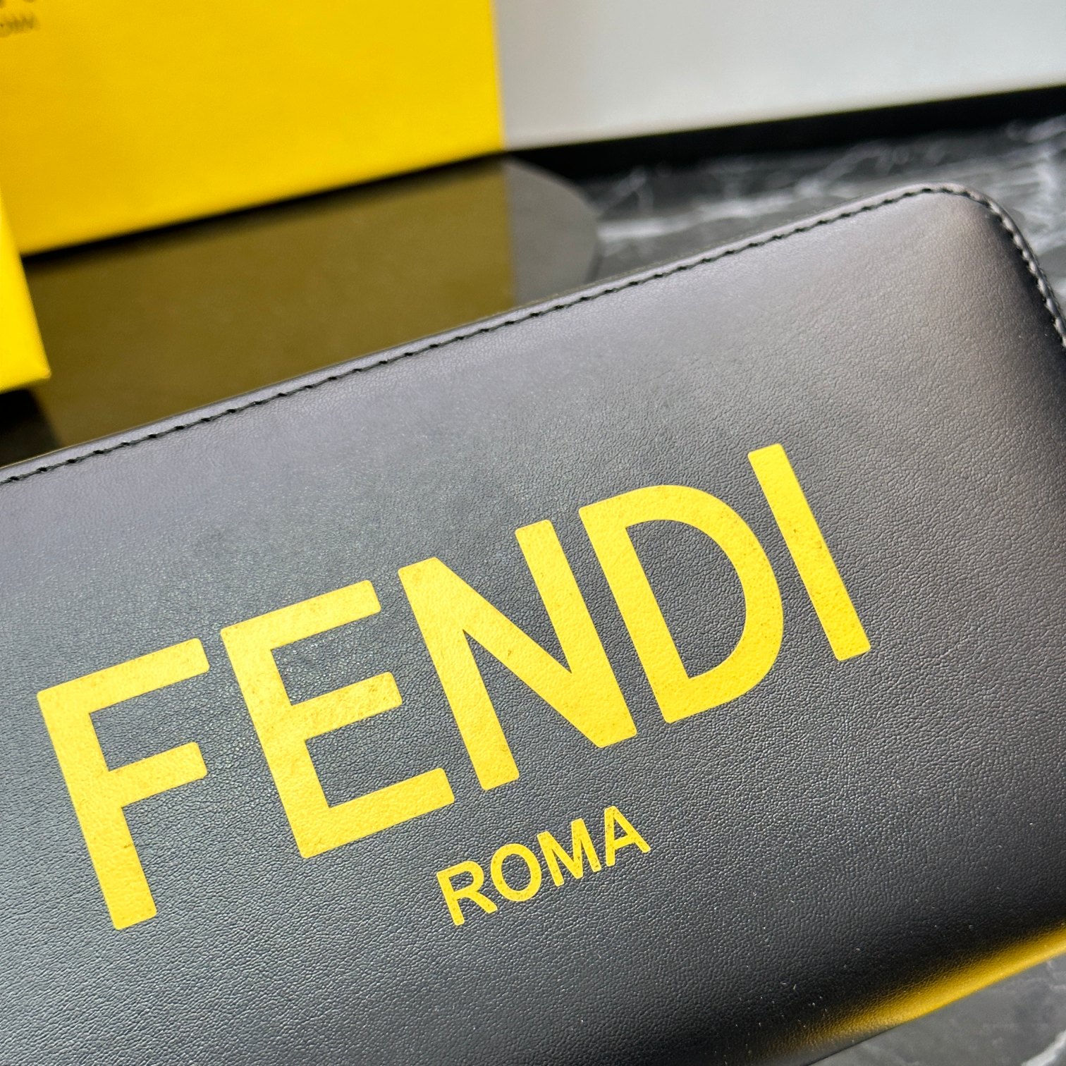 FENDI☆大人気！限定！長財布